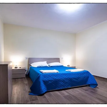 San Lorenzo - Hilltop With Private Pool, Jacuzzi & Airco ヴィラ モントーネ