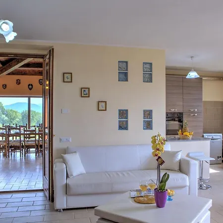San Lorenzo - Hilltop With Private Pool, Jacuzzi & Airco *