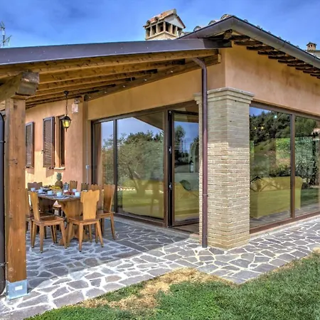 San Lorenzo - Hilltop With Private Pool, Jacuzzi & Airco