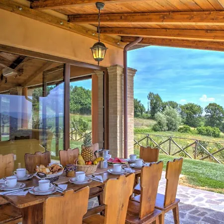 San Lorenzo - Hilltop With Private Pool, Jacuzzi & Airco וילה
