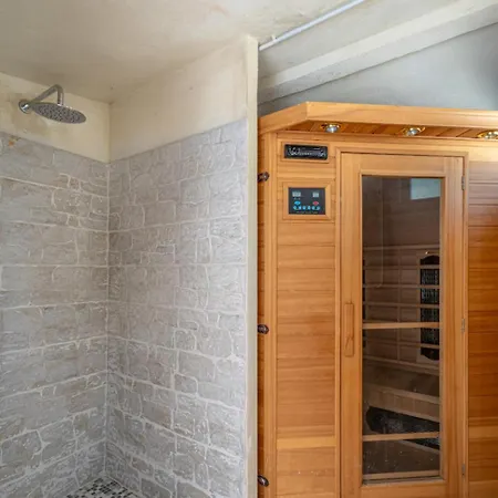 San Lorenzo - Hilltop With Private Pool, Jacuzzi & Airco Villa
