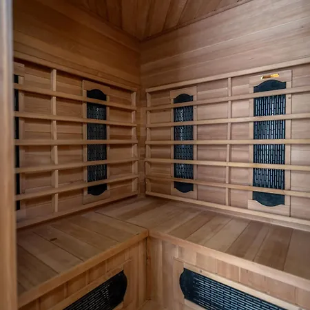 San Lorenzo - Hilltop With Private Pool, Jacuzzi & Airco Montone (Umbria)