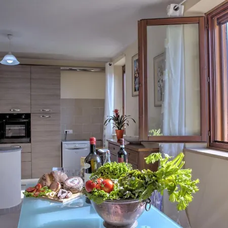 Villa San Lorenzo - Hilltop With Private Pool, Jacuzzi & Airco Montone (Umbria)