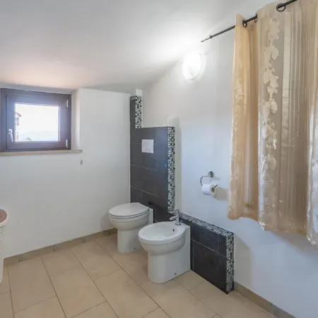 San Lorenzo - Hilltop With Private Pool, Jacuzzi & Airco וילה
