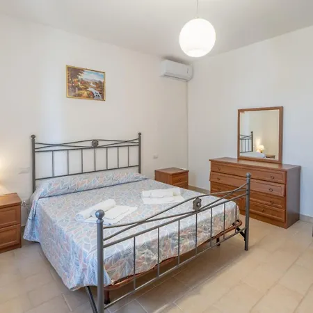 וילה San Lorenzo - Hilltop With Private Pool, Jacuzzi & Airco *