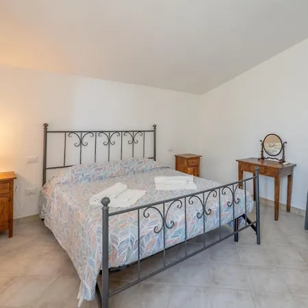 San Lorenzo - Hilltop With Private Pool, Jacuzzi & Airco וילה *