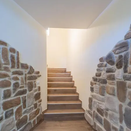 Willa San Lorenzo - Hilltop With Private Pool, Jacuzzi & Airco