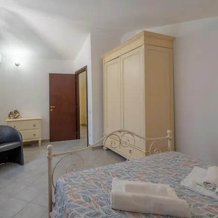 Willa San Lorenzo - Hilltop With Private Pool, Jacuzzi & Airco Montone (Umbria)